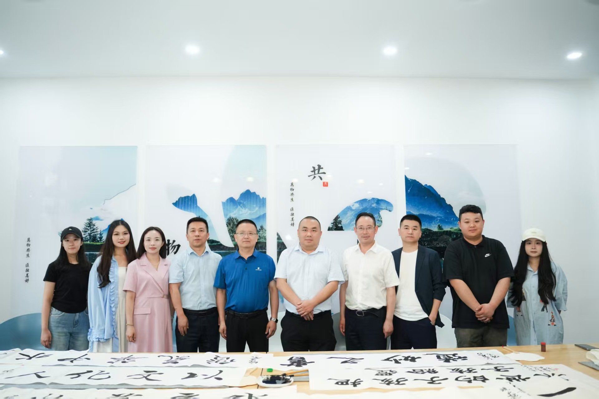 成都天府书法院副院长何晓巍助力成都万汇学校第五届艺术节 共绘美育新篇章