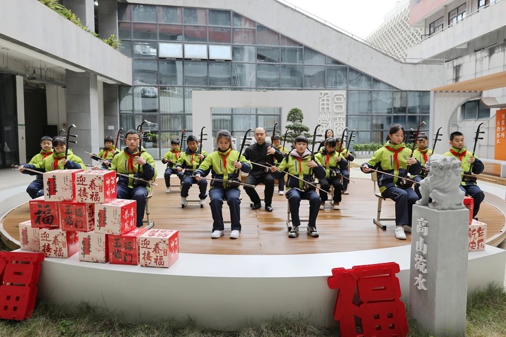 翰墨牵中法 雅韵传深情——成都天府书法院助力茶小跨国文化交流