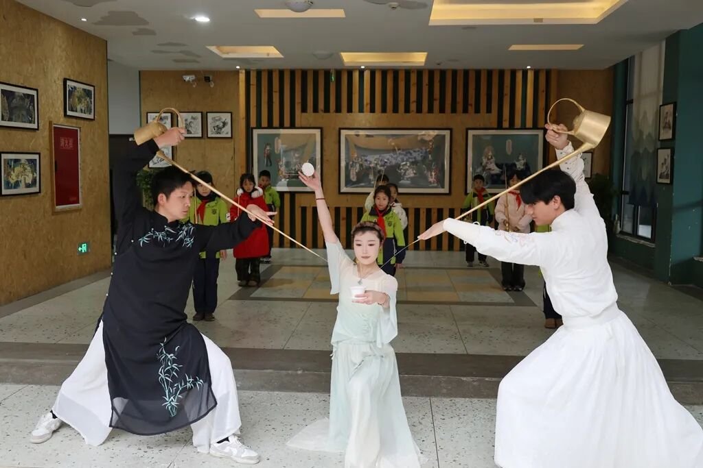 翰墨牵中法 雅韵传深情——成都天府书法院助力茶小跨国文化交流
