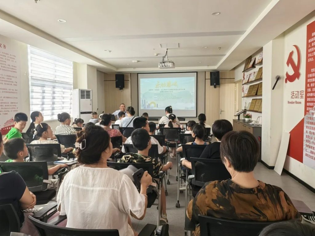 笔墨润童心 文化进社区｜成都天府书法院赴芦葭镇开展硬笔书法公益讲座